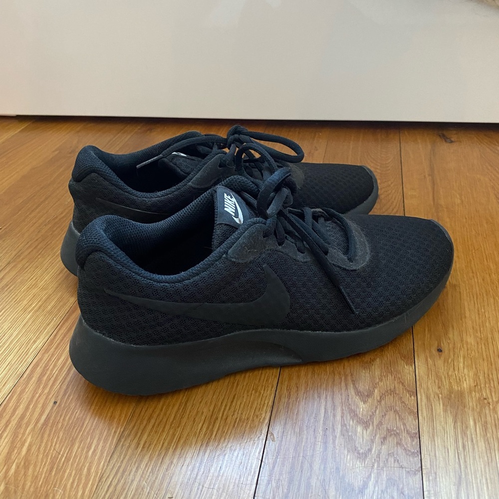 Black Nike Sneakers
